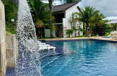 Casa ideal em condomínio fechado a 200m da Praia Maranduba, área de lazer completa - Foto 1