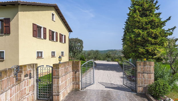 Inviting Holiday Home in San Costanzo With Swimming Pool - Foto 2