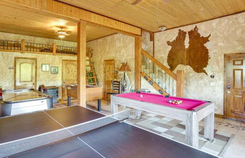 Fish Haven Cabin with Game Room, Views and Deck! - Foto 12