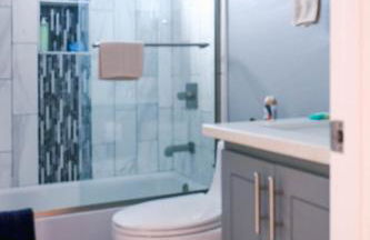 Lucky Charm 4 Bedroom Mid-City Apartment - Photo 22