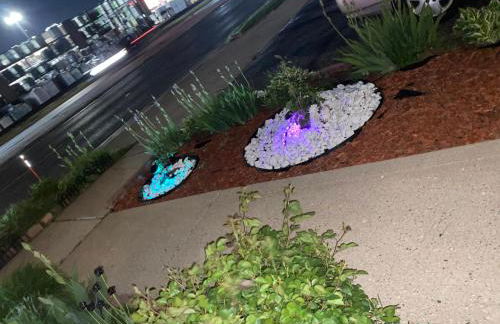 3BR-2BA Deluxe Apartment with Fireplace and Balcony - Foto 2