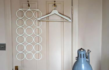 Charming Bright 2-Bed Heritage Flat, Battersea Park, London - Foto 41