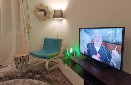 Isalos Urban Oasis Thessaloniki - Tranquil Garden Retreat - Walk to City Center - Free Easy Parking - Near Helexpo & University - Foto 2