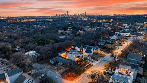 Delores House by AvantStay Movie Theater Outdoor Kitchen Modern East Austin Home near Downtown Breweries Live Music - Foto 2, Other