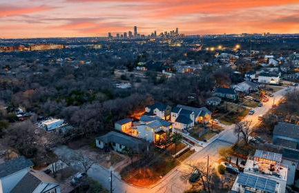 Delores House by AvantStay Movie Theater Outdoor Kitchen Modern East Austin Home near Downtown Breweries Live Music - Foto 2
