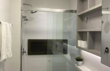 Apartamento moderno com 2 quartos, a 800m da praia Jurerê Internacional - Foto 62