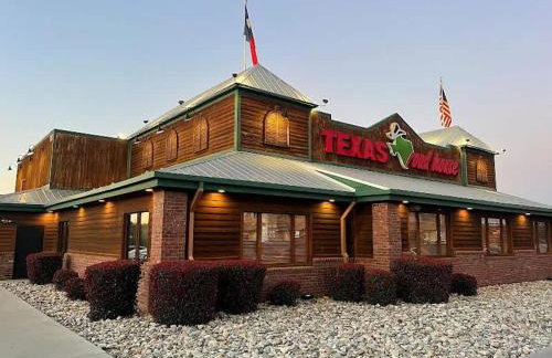 Entire Private Home with 5 Bedrooms 3 Bathrooms, 3000 sqft, Gated Yard, Garage, Nice View, Available Now - Foto 53