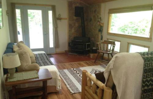 Secluded Cottage Rental in the Woods in Stony Creek, New York - Foto 17