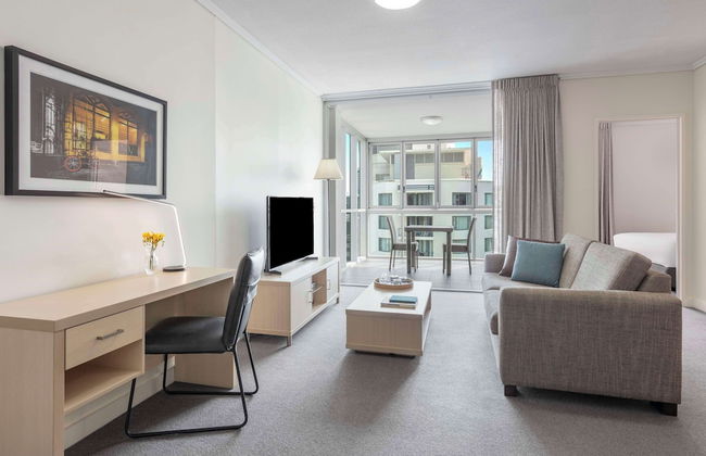 Oaks Brisbane Festival Suites - Photo 18