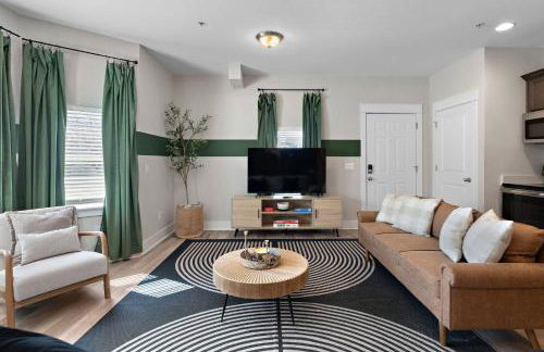 *NEW* Charm on Church ~ Cozy, Modern, Downtown Apt - Foto 18
