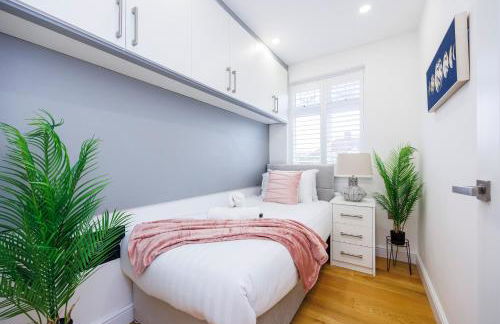 5 Bedroom House , Free Parking , Pool Table , Arcade Machine , Garden , Sleeps 9 , Offers , Ideal For Contractors , Families , Long Term Stays - Foto 14