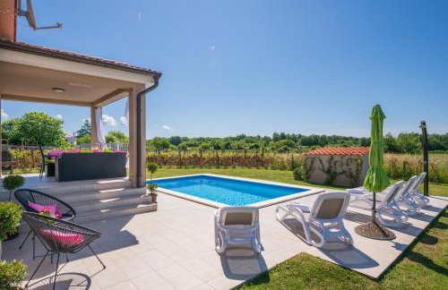 Family holiday house with private pool and playground - Foto 33