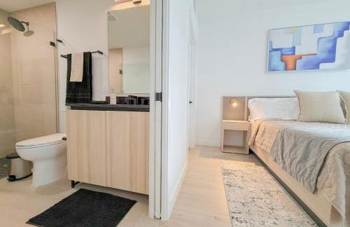 City Skyline Views & Rooftop Pool at District 225 - Foto 26