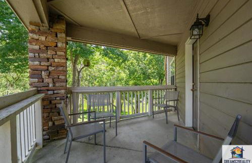 3BR Condo with Lake View - Trout Fishing - Playground - 2 Pools - Stairs Required - FREE TICKETS INCLUDED - PR69-9 - Foto 32