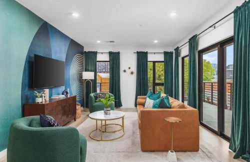 Luxury in The Gulch with Patio Pool Walk to Broadway - Foto 14