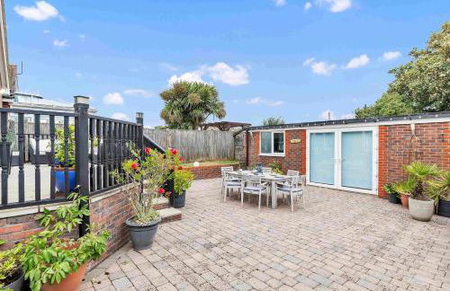 Sea Downs House with Free Parking By My Getaways - Foto 39