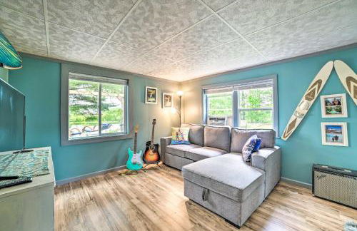 Riverfront Home with Dock about 6 Mi to Cheboygan! - Foto 14