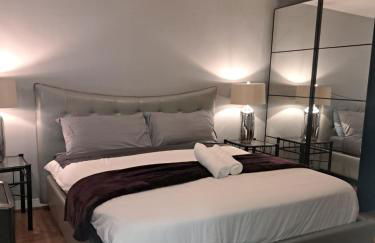 Amazing 3 bedrooms with 3 bedroom apt in the center of Beverly Hills - Foto 24