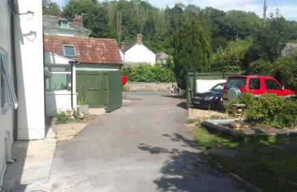 4 Bed-2 Bath-Bar-Pool Table-Library- Xmas venue - Photo 10