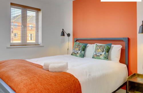 LARGE 4 Bedroom Semi-Detached House Sleeps 7 By Klarok Short Lets & Serviced Accommodation - Foto 6