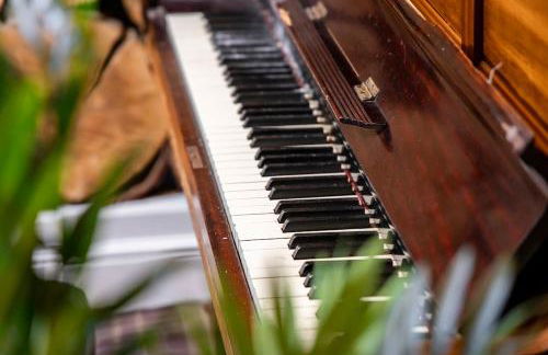 New Hobbit, stunning views, sleeps 42, Bar, Hot Tub - Foto 28