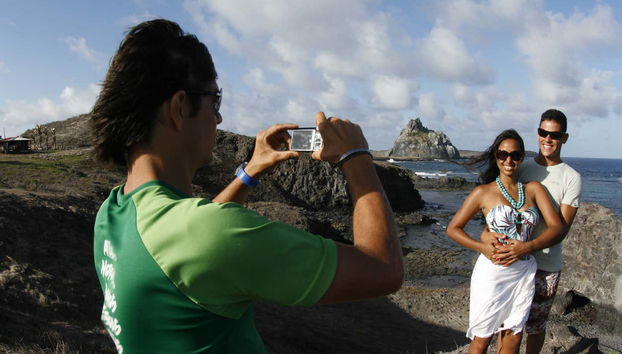 Morro São José Hiking Tour - Photo 3, Taking photos during the hike