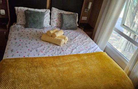 Cosy caravan in Billing Aquadrome - Photo 43