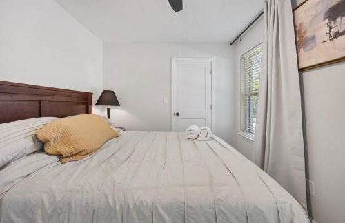 New! Flower Mound Home with Pool and Firepit - Foto 7