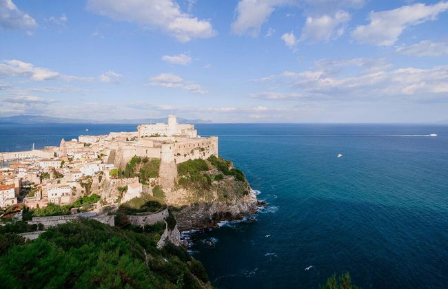 Shaded Retreat by the Beach - Photo 37