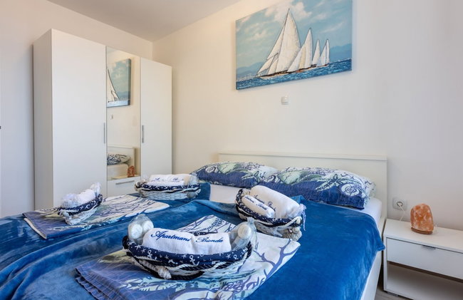 Apartmant Bionda Novi Vinodolski, cozy and nice apartment for 4 people in the city center - Photo 10