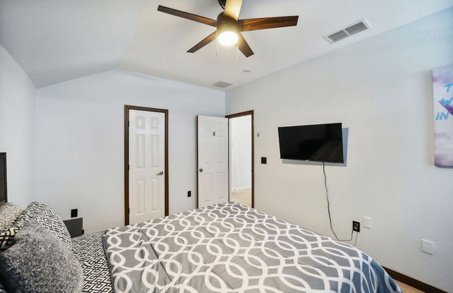 Elegant 5br Villa With Private Pool 5 Bedroom Home by RedAwning - Photo 7