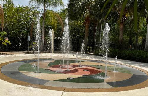 Quiet Disney Condo w/ Balcony ~ 2 Miles to Disney World! - Foto 33