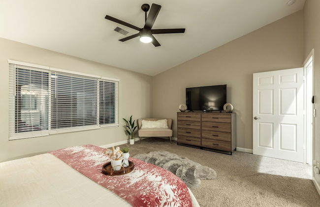 The Golden Cactus Phoenix - Photo 2