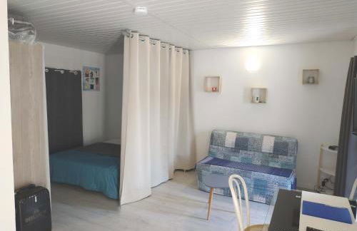 appartement centre ville du Boulou pour 2 adultes-2 enfants- check in 18h 20h check out 11h max juillet-aout 1 semaine minimum - Foto 5