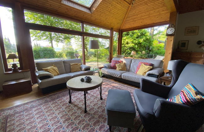 Charming Holiday Home With Garden - Photo 10