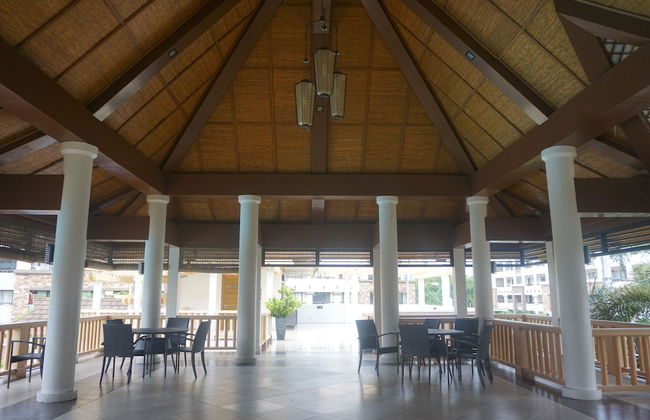 1 Bedroom Deluxe Condo at Apartelle D' Oasis - Foto 2