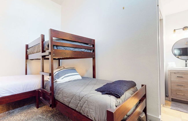 Crestview #40 Chic Condo for 6 - Foto 3