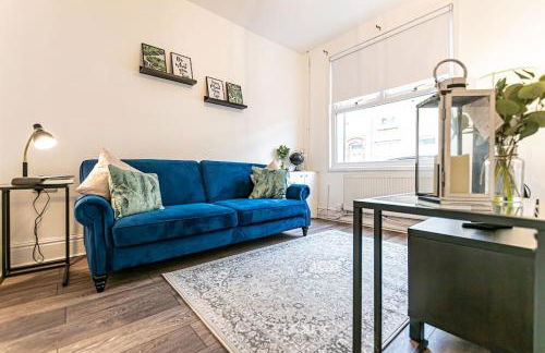 Liverpool city centre house, Free parking - Photo 1