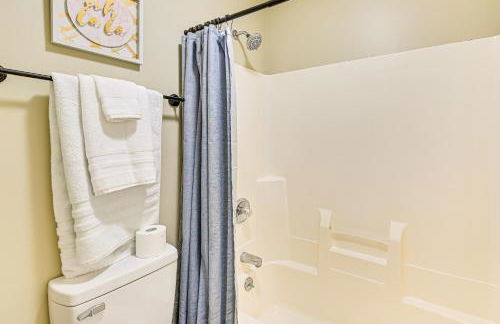 Family Home with Ping-Pong and Fire Pit in Lexington - Foto 15