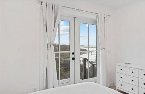 Cuttyhunk Waterfront - Private Beach & Patio - Foto 7