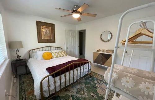 Jungle Cottage with luxury pool, hot tub and more! - Photo 20