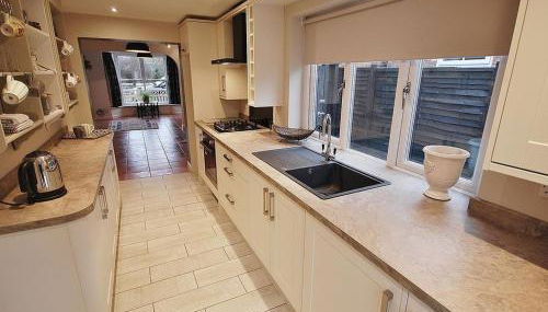 EasyRest Spalding - 6 Beds & Free Parking - Central & Quiet Location - Entire Spacious House - Foto 2