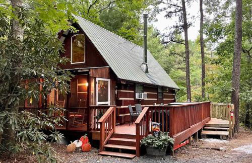 Romantic Log Cabin with Hot Tub near Cherokee National Forest, Tennessee - Foto 17