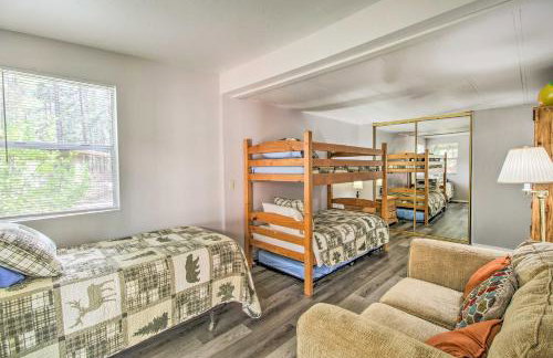 2 Mi to Rainbow Lake Woodsy Retreat with Deck! - Foto 15