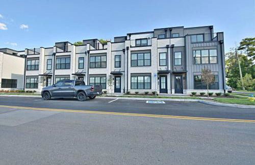 Rooftop Balcony with River View in SoKnox - Foto 24