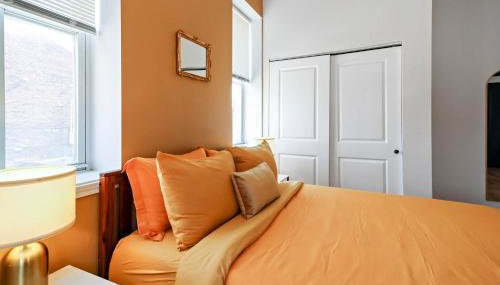 Soulard 4 Bedroom Retreat Near Downtown with Patio and Parking - Foto 2, wardrobe