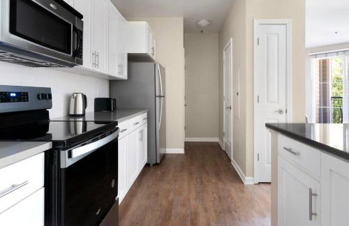 Blueground Emeryville pool nr Bay Street Park SFO-1989 - Foto 8