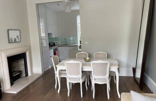 Stylish 3-bedroom flat in Kensington - Foto 6