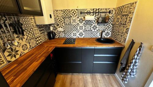 LE MONET studio proche Bordeaux avec balcon wifi & place de parking privé prox tram et Aéroport - Foto 3, stove