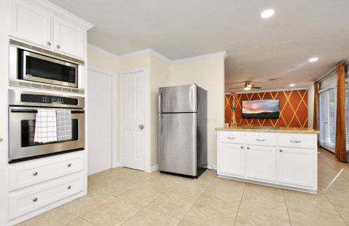 Luxury Retreat with Heated Pool, Firepit, Outdoor Cinema - Foto 63